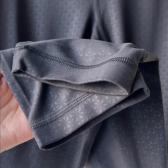 Lululemon Black Align Pant II 25" Lattice Work Emboss 10 - Picture 7 of 13
